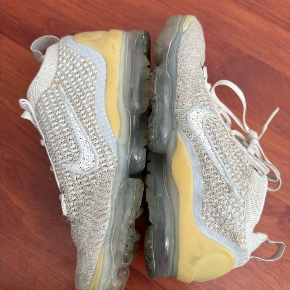 Nike Air VaporMax Flyknit Sneaker - grey